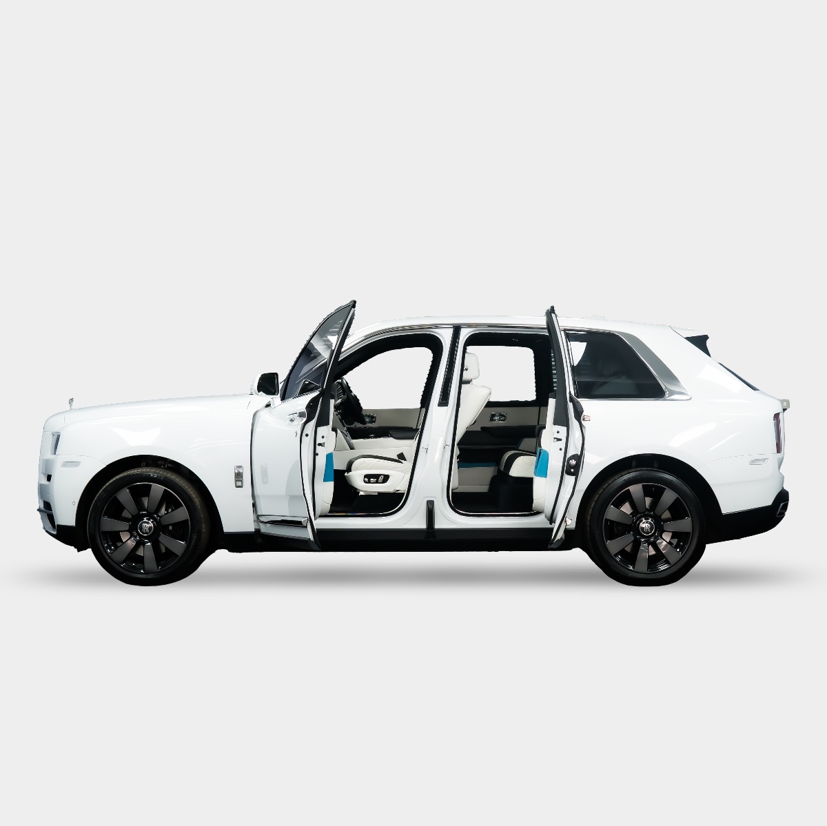 2021 Rolls-Royce Cullinan Image 3